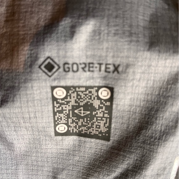 Viev 3 L Dante Long Gore Tex men’s waterproof rain jacket. New with tags. - Picture 7 of 9